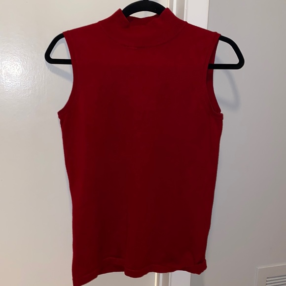 Red sleeveless cardigan - Picture 1 of 3